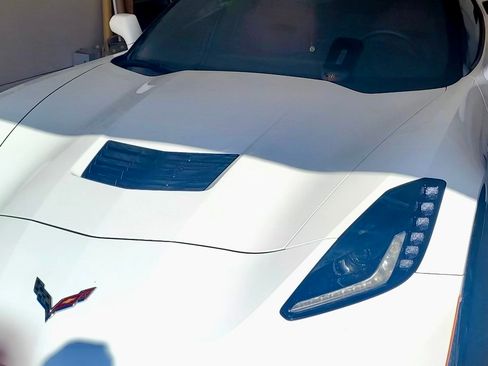 Used 2017 Chevrolet Corvette Stingray Coupe w/ 1LT image 2