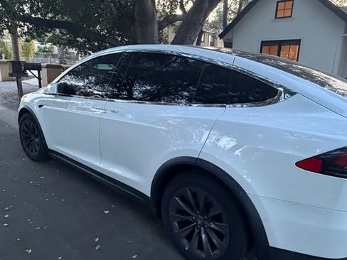 Used 2018 Tesla Model X P100D image 4