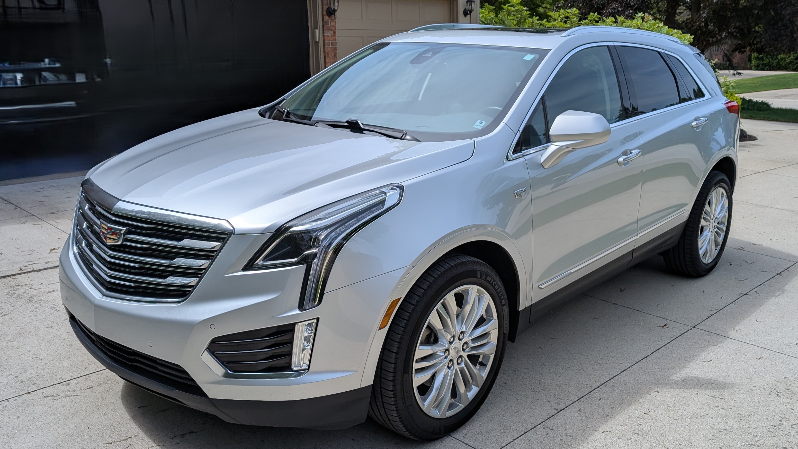 Used 2019 Cadillac XT5 Premium Luxury AWD/4WD image 4