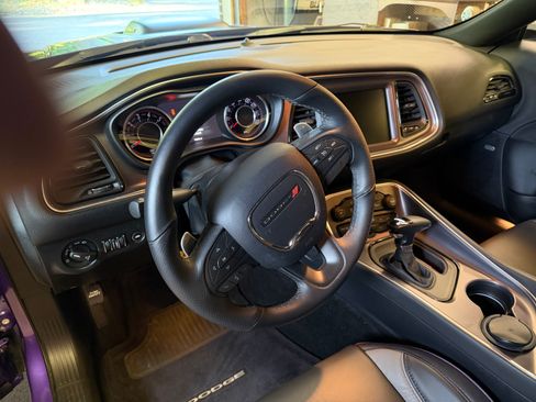 Used 2016 Dodge Challenger R/T RWD image 6