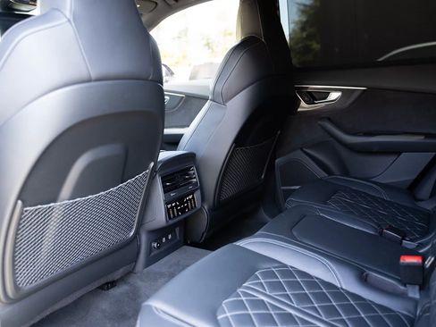 Used 2020 Audi SQ8 Prestige w/ Prestige Package image 9