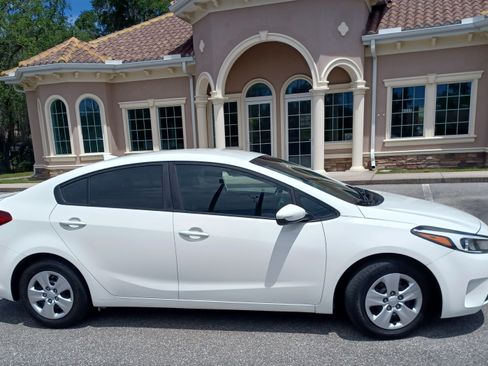 Used 2017 Kia Forte LX image 5