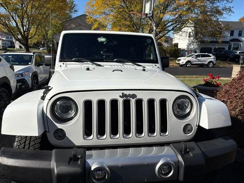 Used 2017 Jeep Wrangler Unlimited Sahara w/ Connectivity Group AWD/4WD image 1