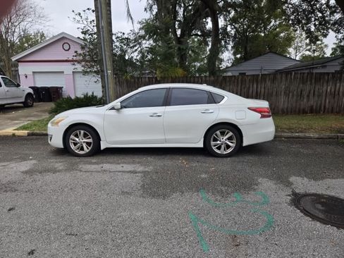 Used 2013 Nissan Altima 2.5 SV image 5