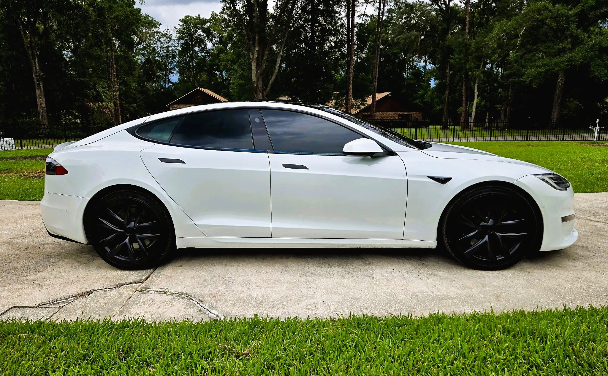 Used 2022 Tesla Model S Standard Range AWD/4WD image 2