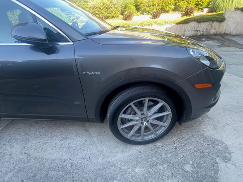 Used 2021 Porsche Cayenne E-Hybrid AWD/4WD image 6