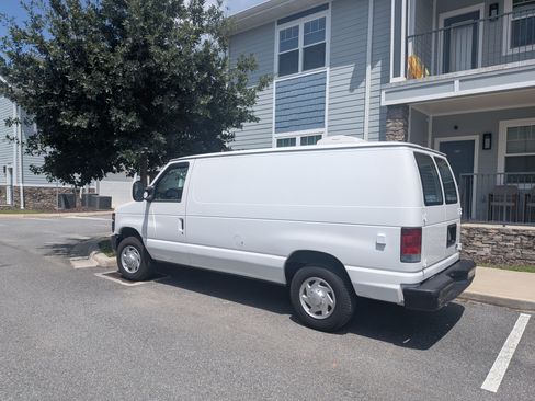 Used 2013 Ford E-150 and Econoline 150 RWD image 2