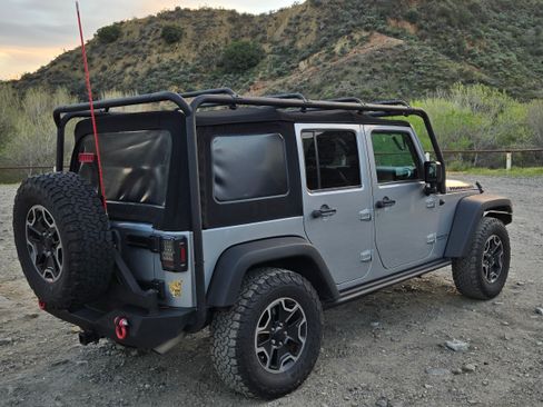 Used 2015 Jeep Wrangler Unlimited Rubicon image 6