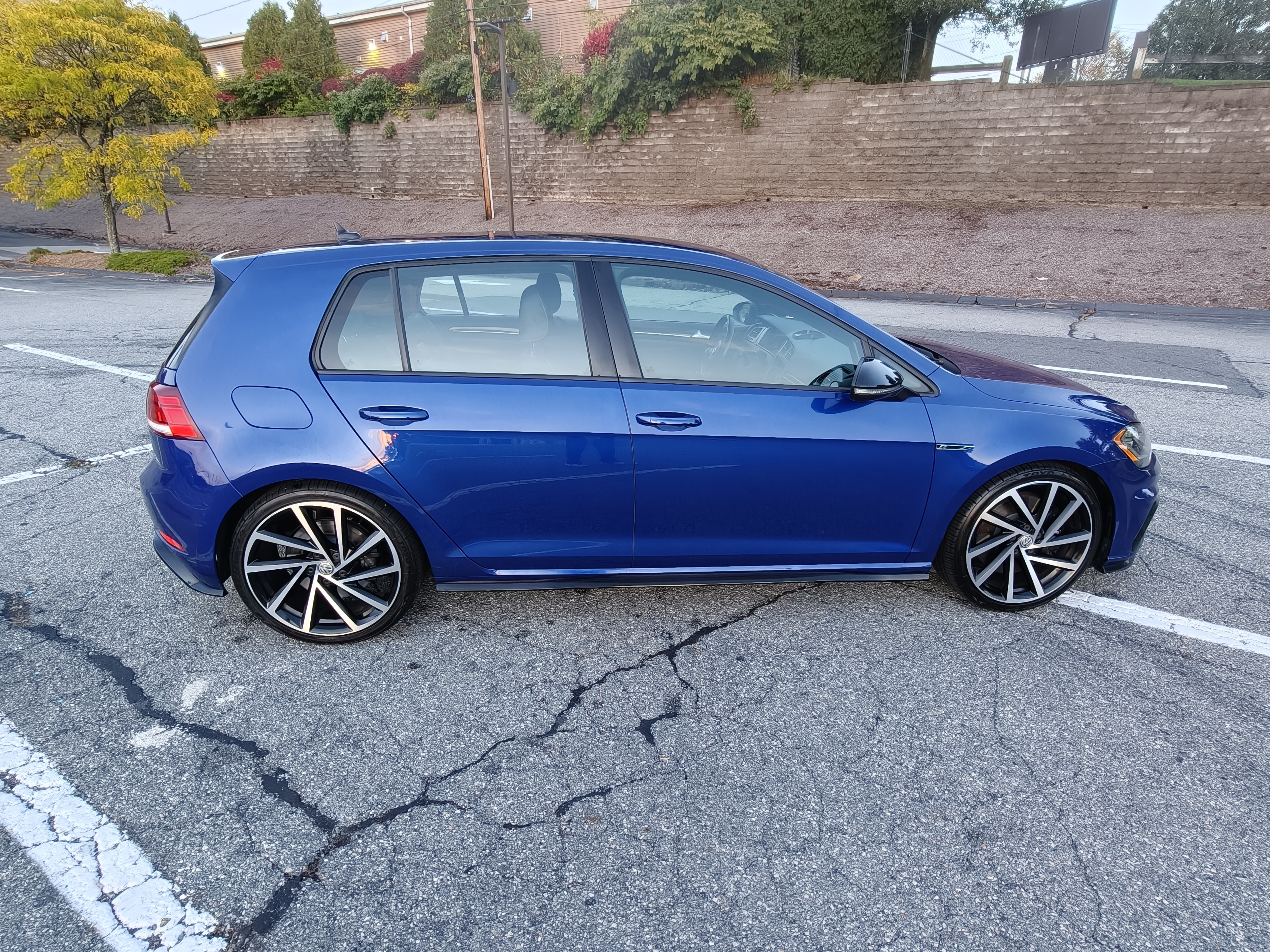 Used 2018 Volkswagen Golf 4-Door AWD/4WD image 8