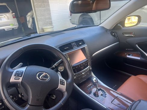 Used 2014 Lexus IS 250C w/ Luxury Package RWD image 5