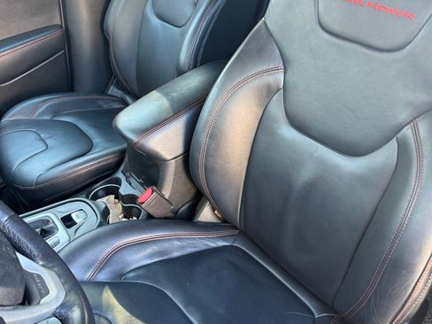 Used 2014 Jeep Cherokee Trailhawk w/ Technology Group image 2