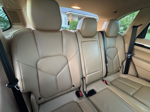 Used 2013 Porsche Cayenne Diesel AWD/4WD image 21