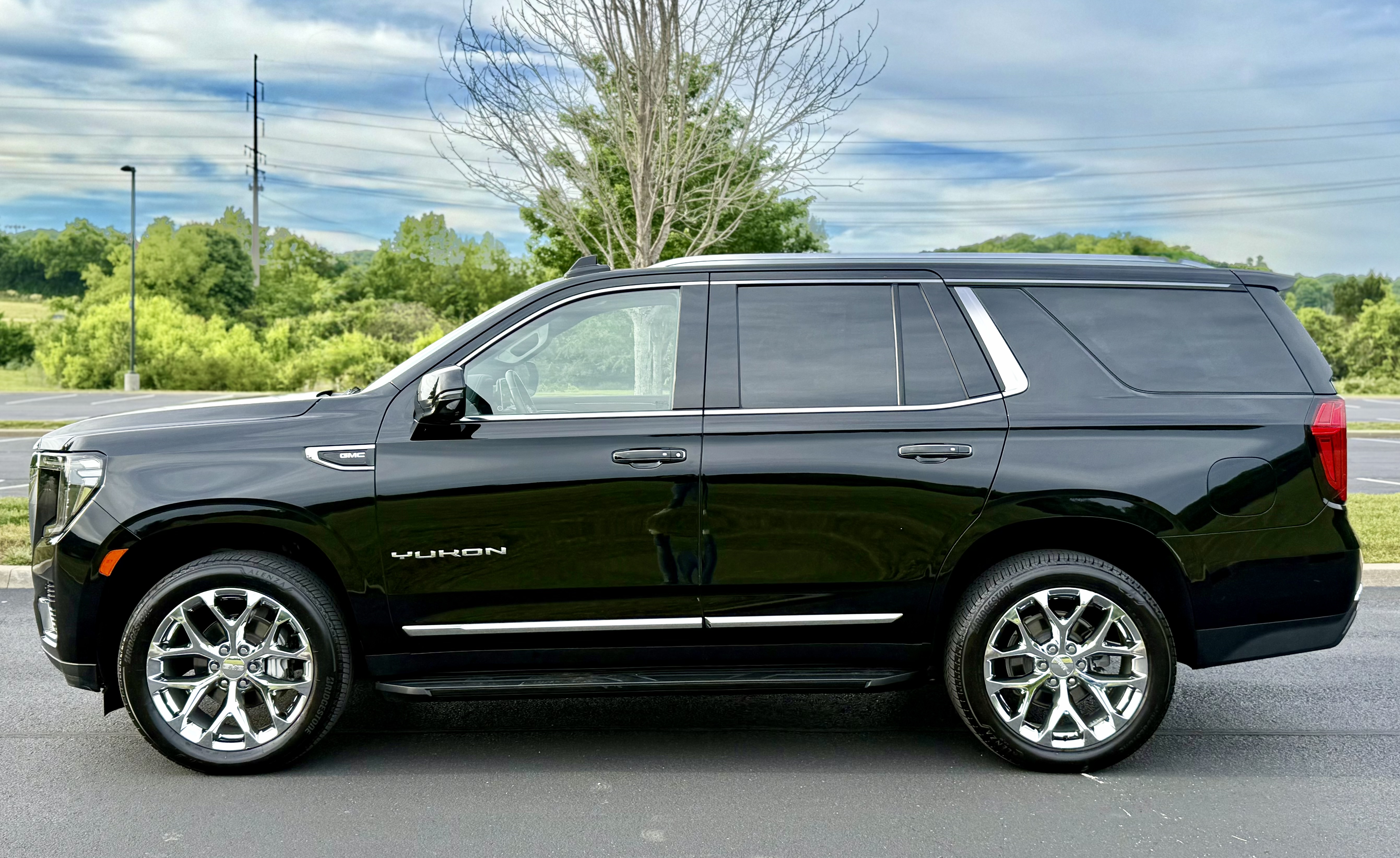 Used 2021 GMC Yukon SLT w/ SLT Premium Package AWD/4WD image 19