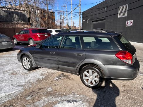 Used 2009 Subaru Outback 2.5i Special Edition w/ Popular Equipment Group 1C image 2