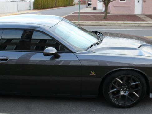Used 2018 Dodge Challenger R/T Scat Pack w/ Leather Interior Group RWD image 5