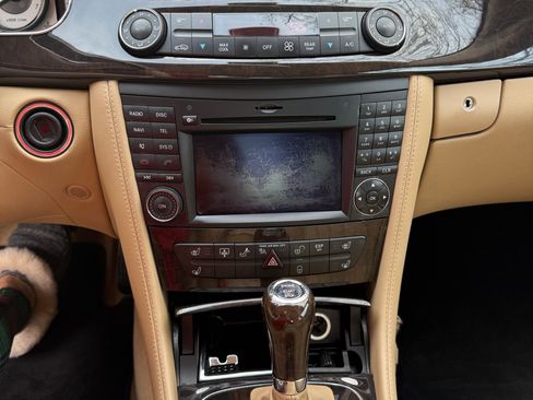 Used 2010 Mercedes-Benz CLS 550 image 14