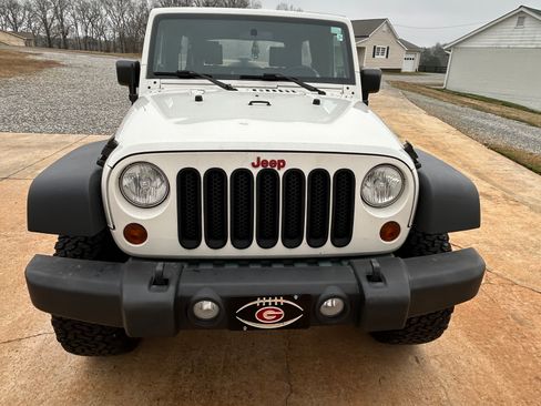 Used 2010 Jeep Wrangler Unlimited Sport image 10
