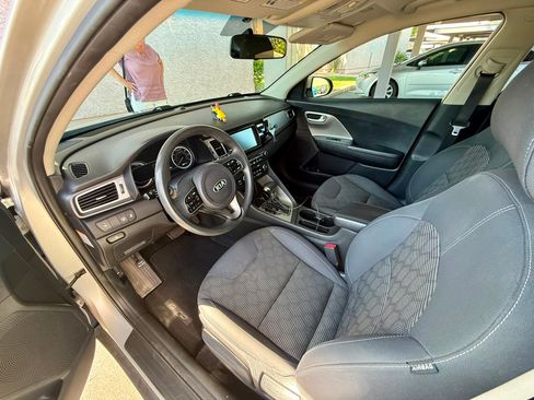 Used 2019 Kia Niro LX FWD image 10