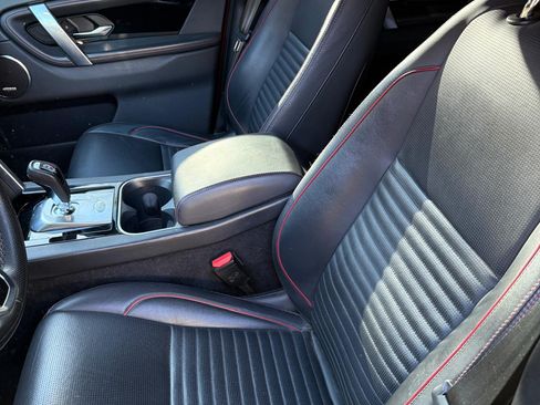 Used 2022 Land Rover Discovery Sport SE R-Dynamic image 5