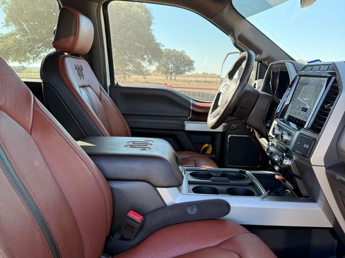 Used 2022 Ford F450 King Ranch w/ King Ranch Ultimate Package image 5