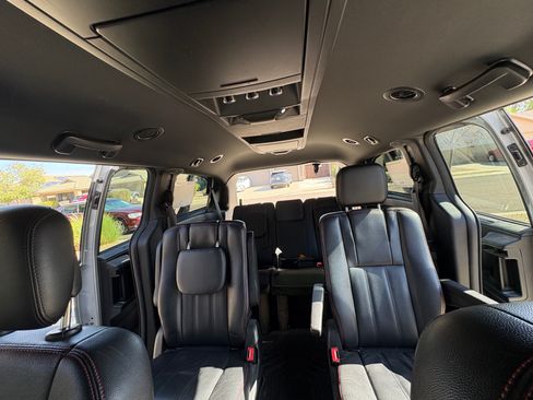 Used 2019 Dodge Grand Caravan GT FWD image 8