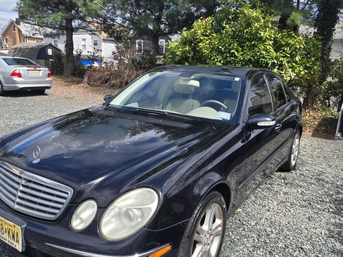 Used 2006 Mercedes-Benz E 350 4MATIC Sedan image 24
