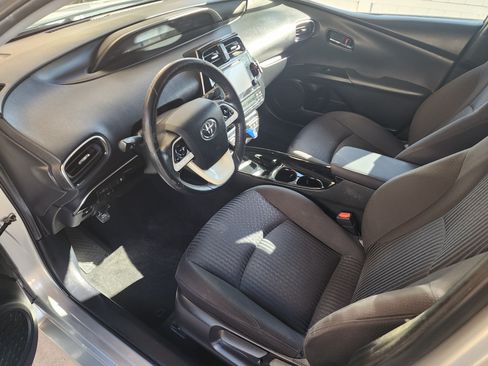 Used 2018 Toyota Prius Prime Plus image 2