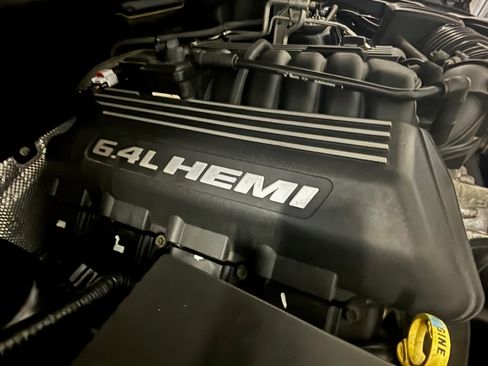 Used 2016 Jeep Grand Cherokee SRT image 19