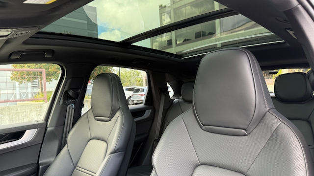 Used 2025 Porsche Cayenne S AWD/4WD image 15