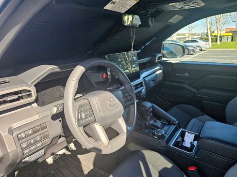 Used 2024 Toyota Tacoma TRD Sport w/ TRD Sport Upgrade Package image 7