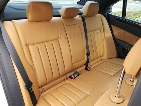 Used 2013 Mercedes-Benz E 550 E 550 4MATIC Sedan 4D image 9