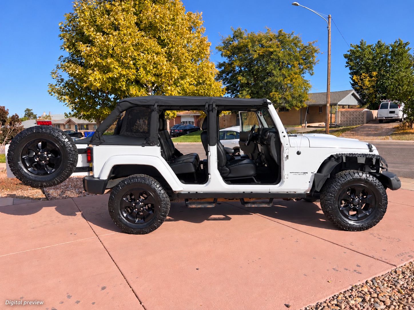 Used 2015 Jeep Wrangler Unlimited Sahara AWD/4WD image 2