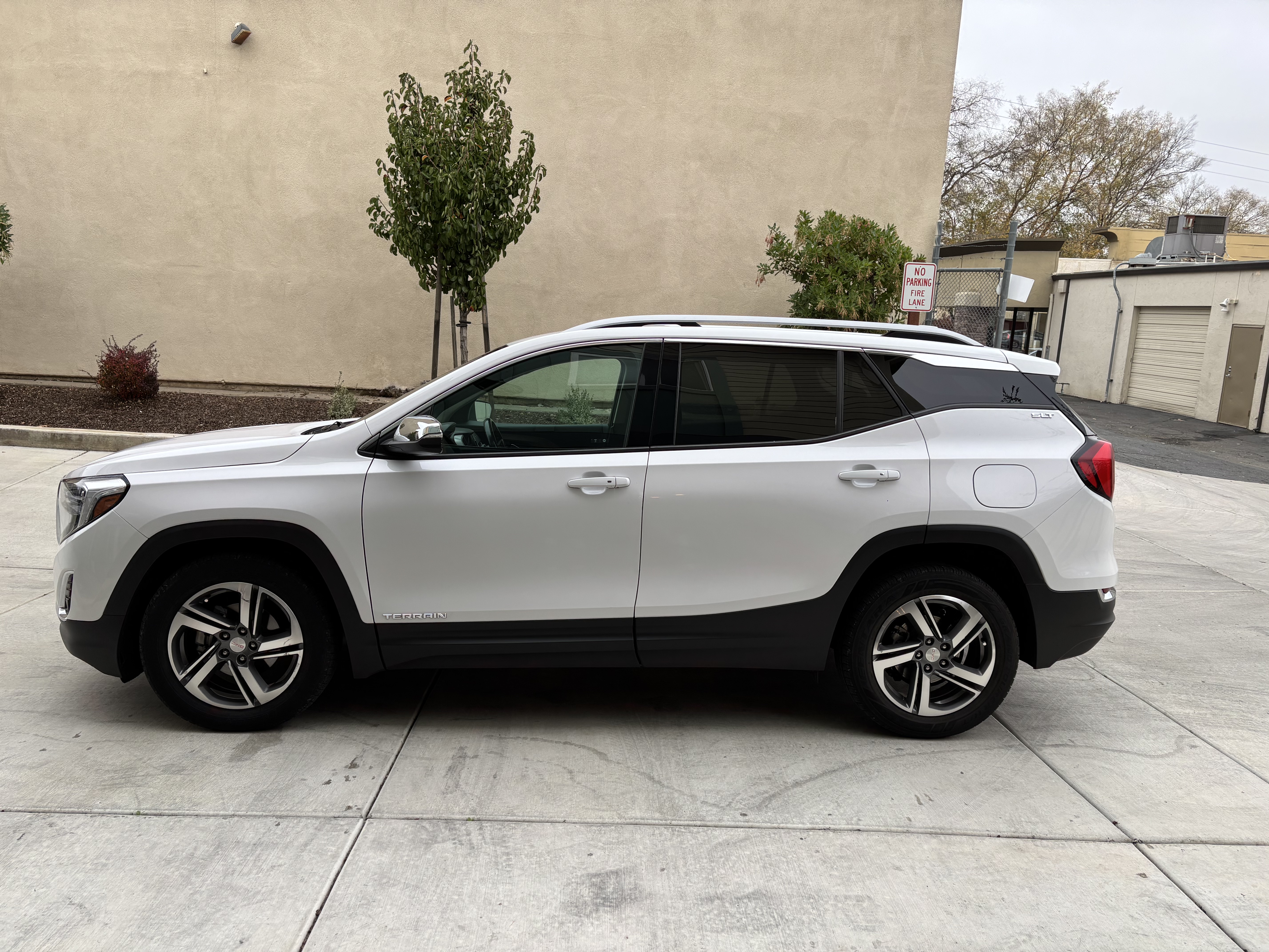 Used 2021 GMC Terrain SLT FWD image 27