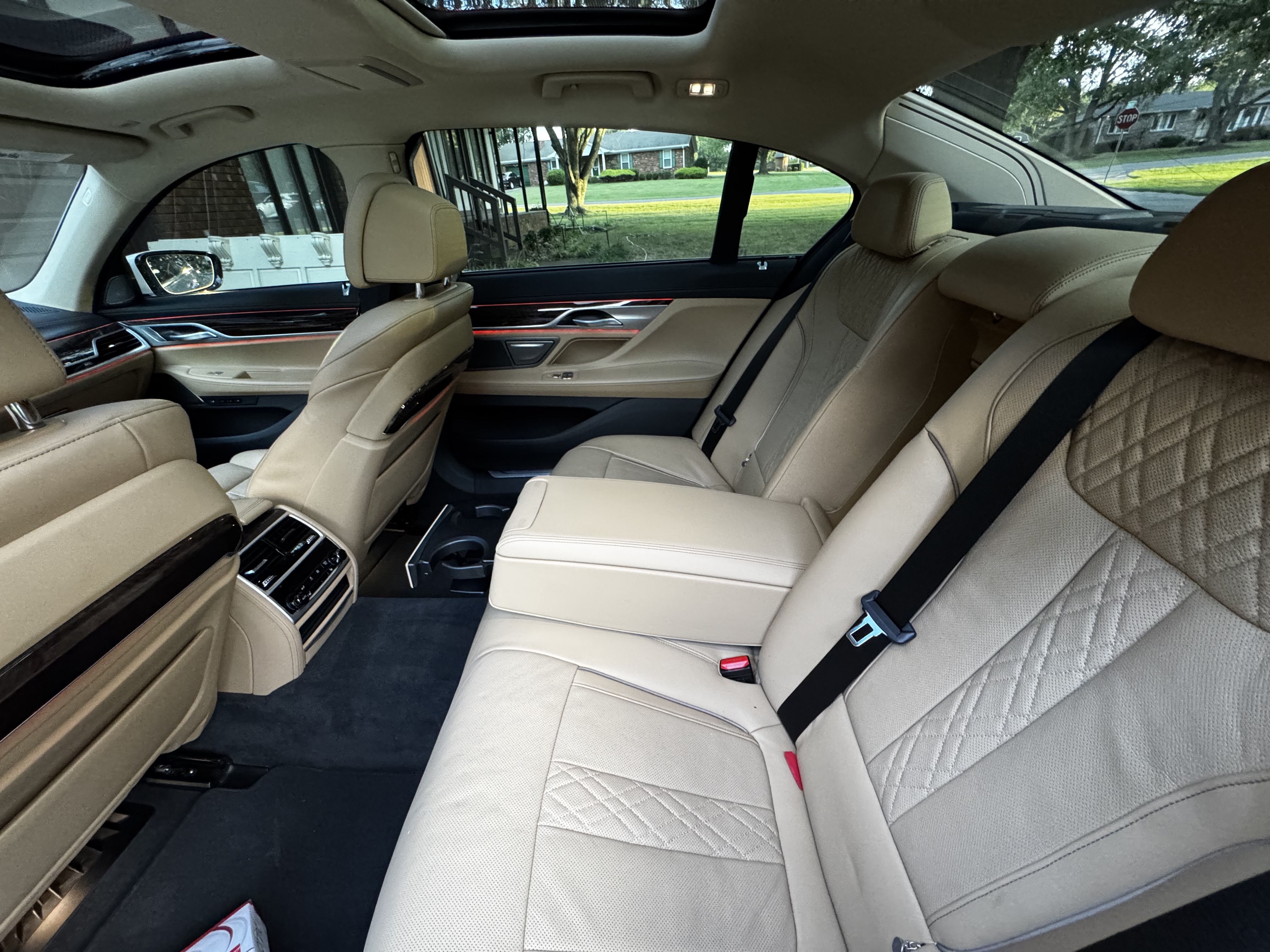 Used 2022 BMW 750i xDrive w/ Executive Package AWD/4WD image 10