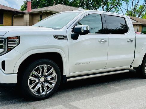 Used 2024 GMC Sierra 1500 Denali AWD/4WD image 1