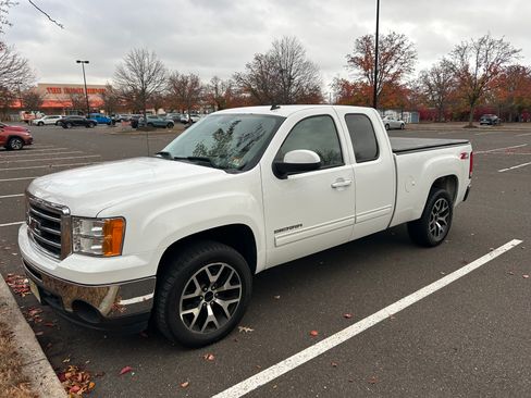Used 2012 GMC Sierra 1500 SLT w/ Suspension Package, Off-Road image 1
