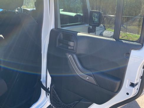 Used 2017 Jeep Wrangler Unlimited Sport image 20