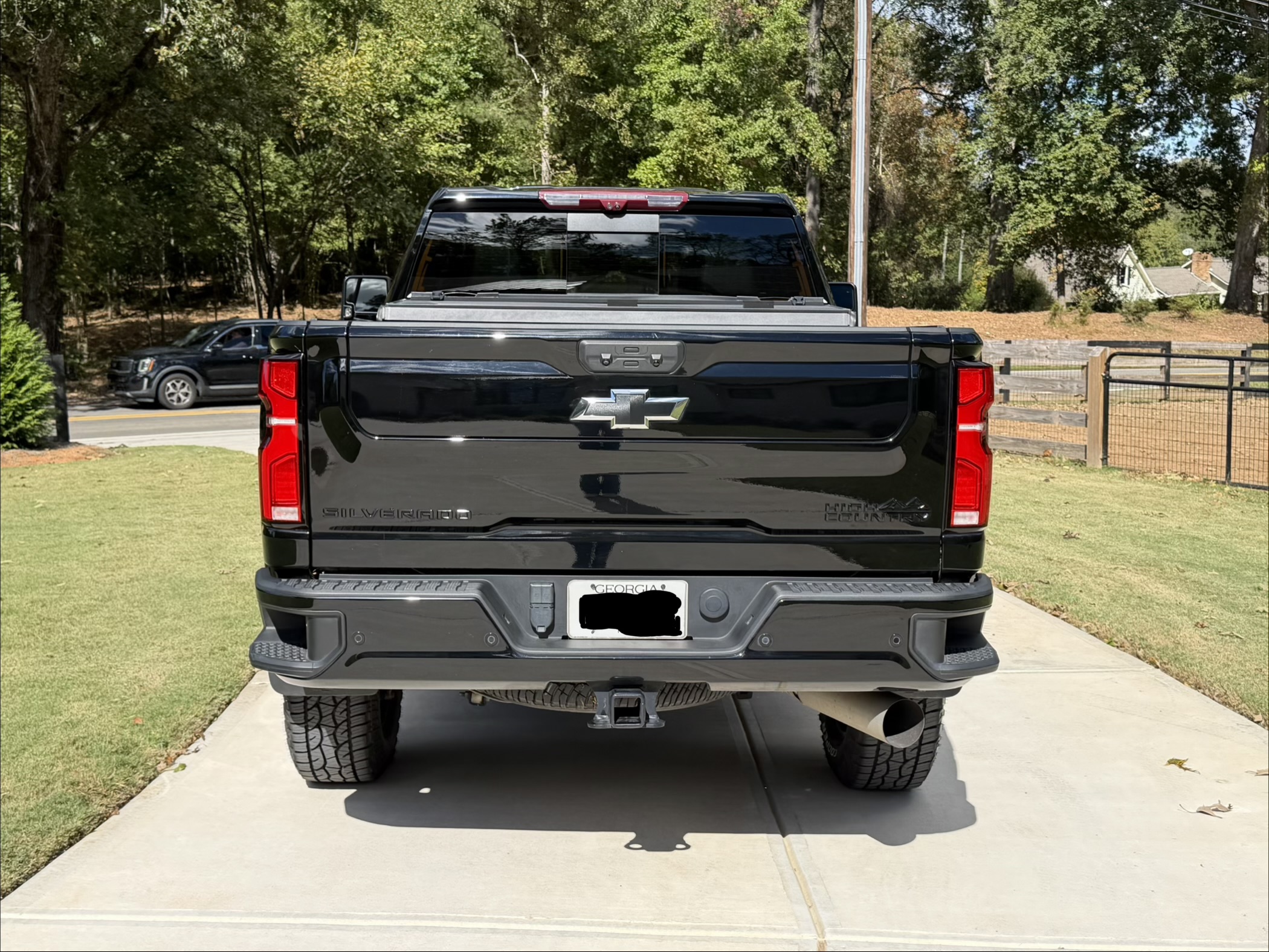 Used 2024 Chevrolet Silverado 3500 High Country w/ High Country Premium Package AWD/4WD image 4