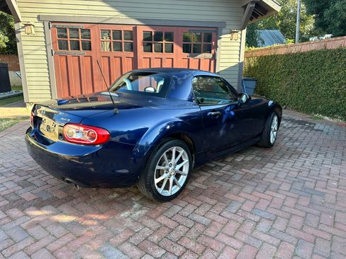 Used 2011 MAZDA MX-5 Miata Grand Touring w/ Premium Pkg image 8