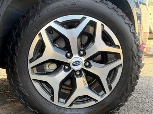 Used 2023 Subaru Forester Premium image 29