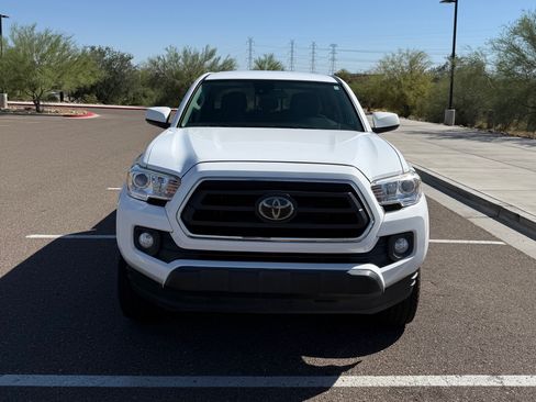 Used 2020 Toyota Tacoma SR5 image 2