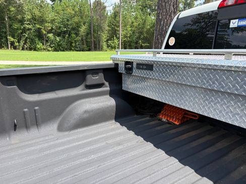 Used 2016 Chevrolet Silverado 1500 LTZ Z71 w/ LTZ Plus Package AWD/4WD image 9