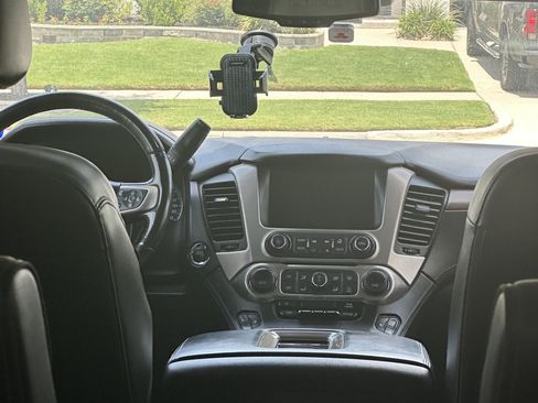 Used 2018 GMC Yukon XL Denali w/ Open Road Package AWD/4WD image 9