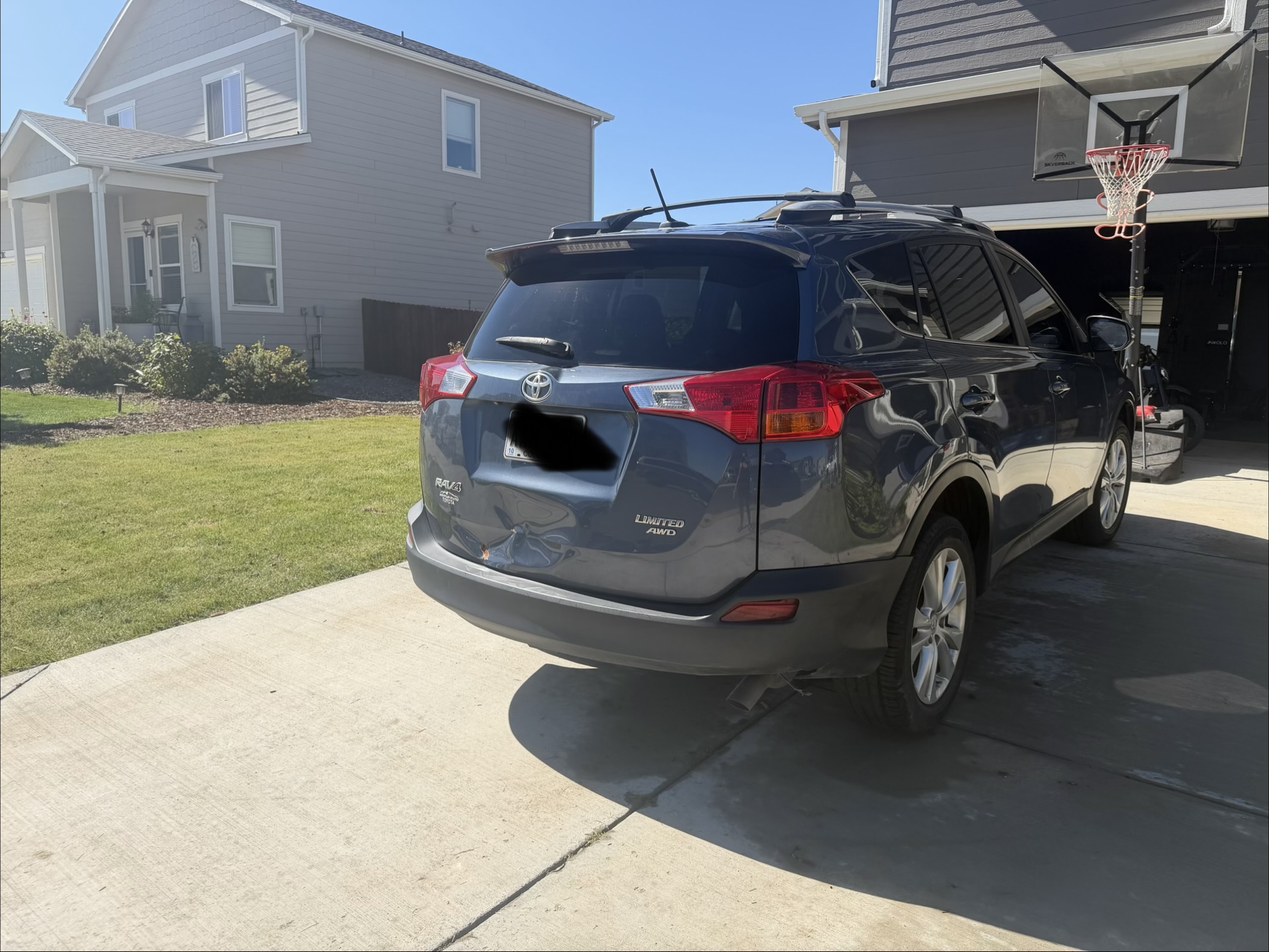 Used 2014 Toyota RAV4 Limited w/ Technology Package AWD/4WD image 5