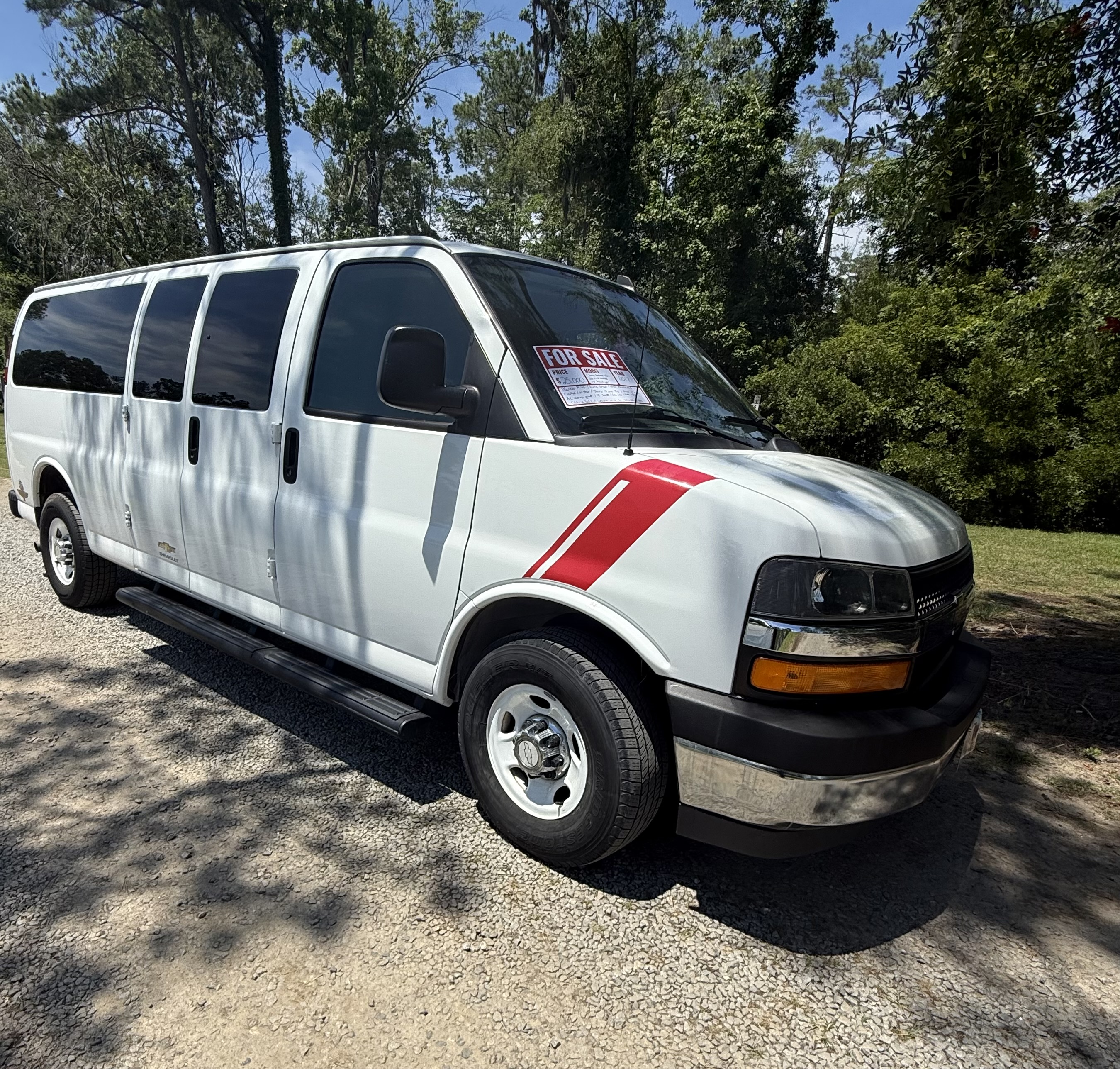 Used 2017 Chevrolet Express 3500 LT w/ LT Preferred Equipment Group RWD image 1