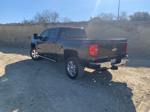 Used 2015 Chevrolet Silverado 2500 LT w/ LT Convenience Package image 2