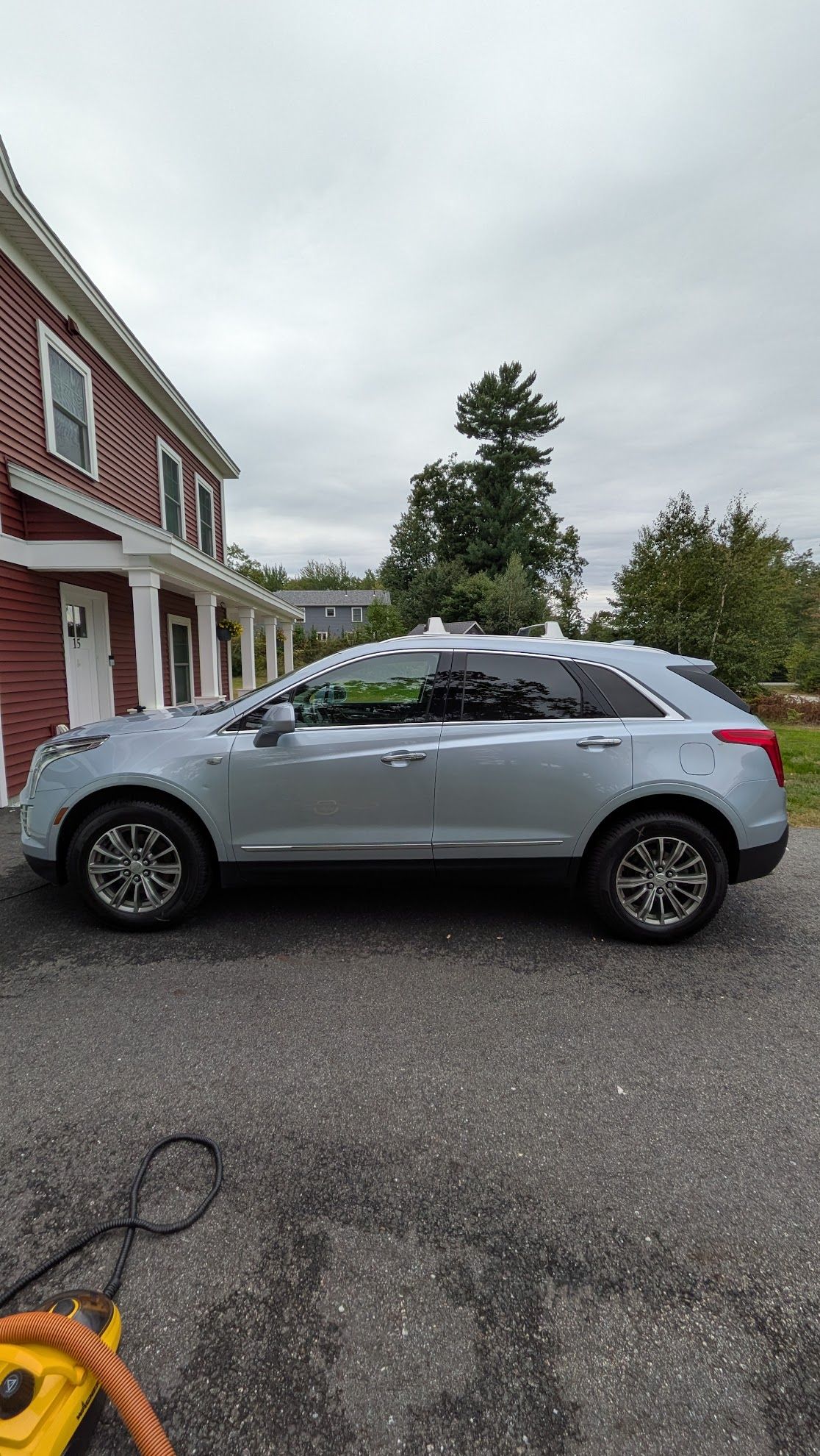 Used 2017 Cadillac XT5 Luxury w/ Driver Awareness Package FWD image 1