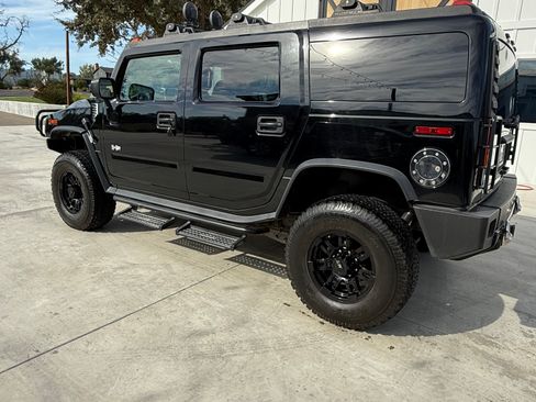Used 2003 HUMMER H2 w/ Preferred Equipment Group image 2