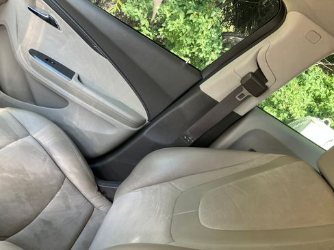Used 2013 Chevrolet Volt Premium w/ Premium Trim Package FWD image 20