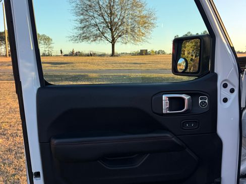 Used 2020 Jeep Gladiator Rubicon w/ Dual Top Group image 11